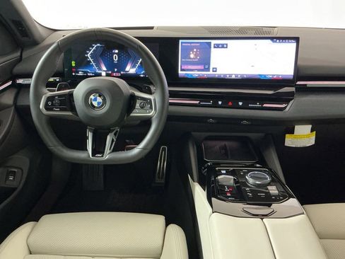 Certified 2025 BMW 530i w/ M Sport Package RWD image 9