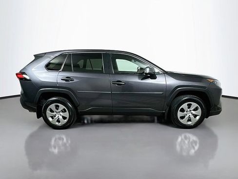 Used 2022 Toyota RAV4 LE AWD/4WD image 8