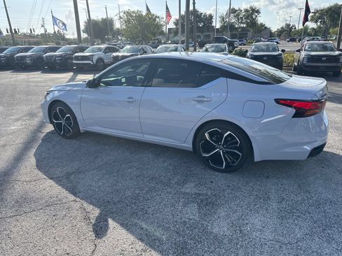Used 2024 Nissan Altima 2.5 SR w/ SR Premium Package FWD image 18