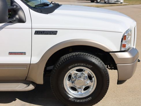 Used 2005 Ford Excursion Eddie Bauer image 14
