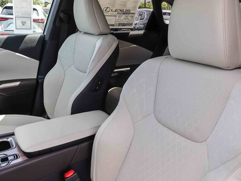 New 2026 Lexus RX 450h AWD image 32