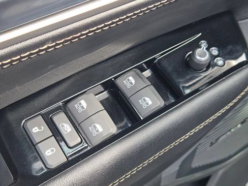 Used 2024 Jeep Wagoneer Series III AWD/4WD image 22
