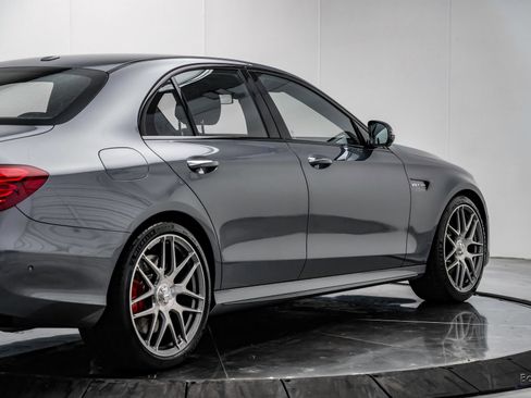 Used 2018 Mercedes-Benz E 63 AMG S image 19