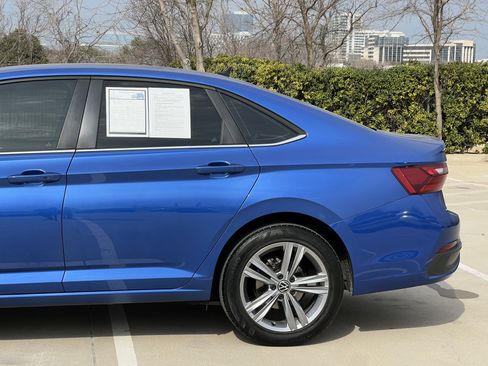 Used 2022 Volkswagen Jetta SE image 6