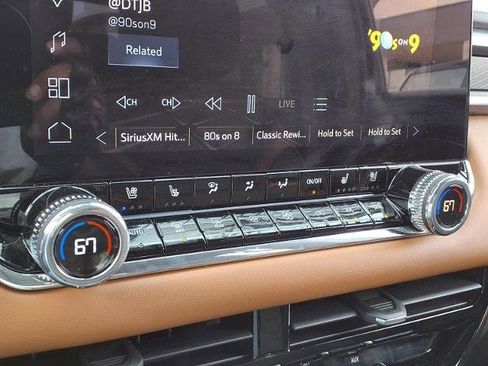 Used 2025 GMC Canyon AT4 w/ Technology Plus Package image 8