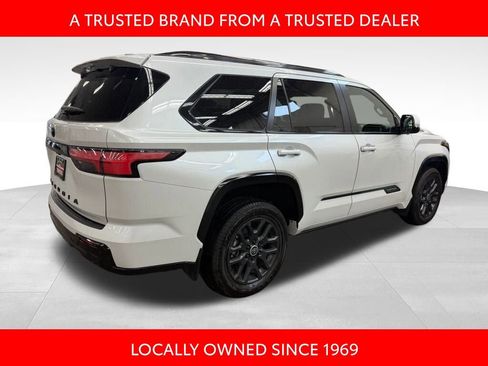 Certified 2024 Toyota Sequoia Platinum image 4
