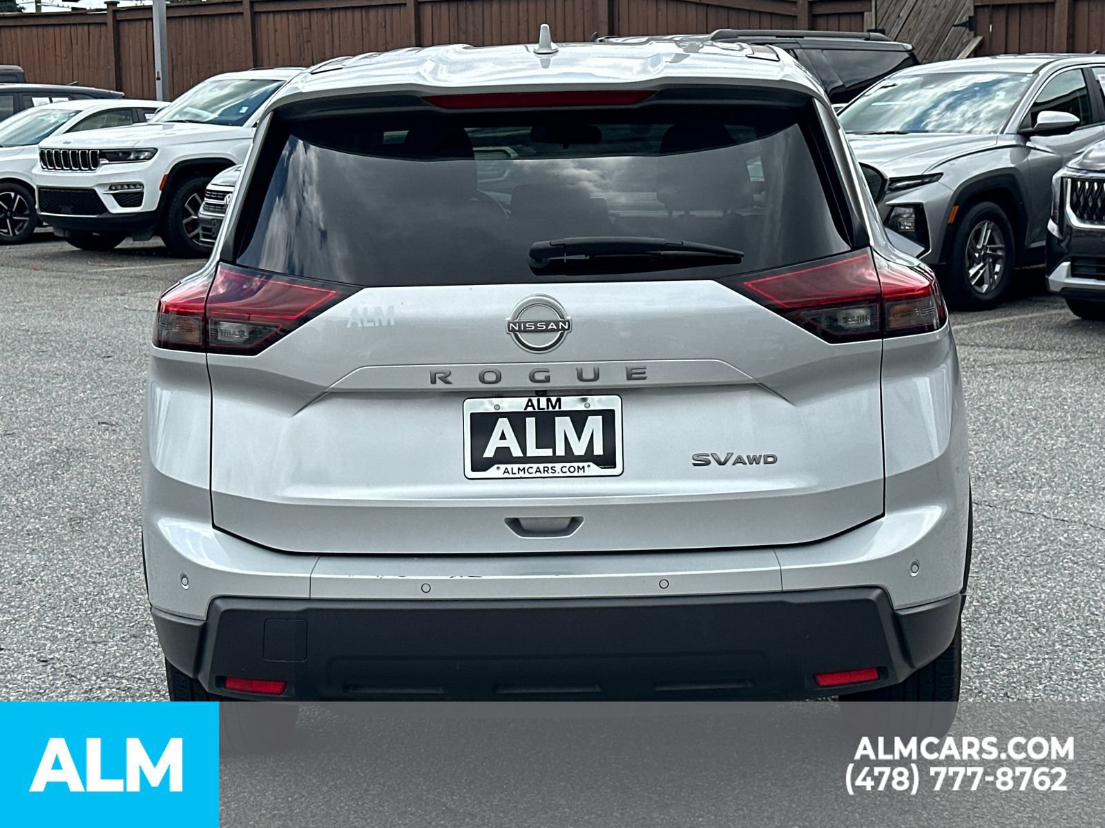 Used 2024 Nissan Rogue SV AWD/4WD image 6
