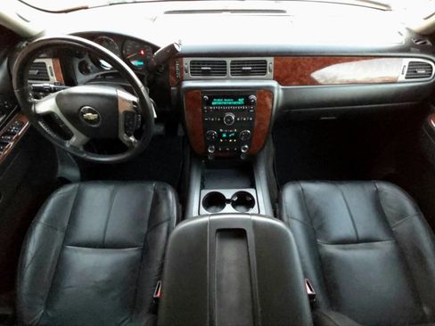 Used 2011 Chevrolet Avalanche LT w/ Luxury Package image 19