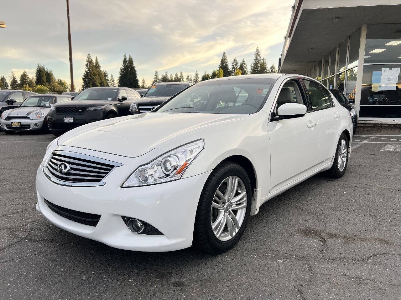 Used 2013 INFINITI G37 Journey w/ Premium Pkg RWD image 4