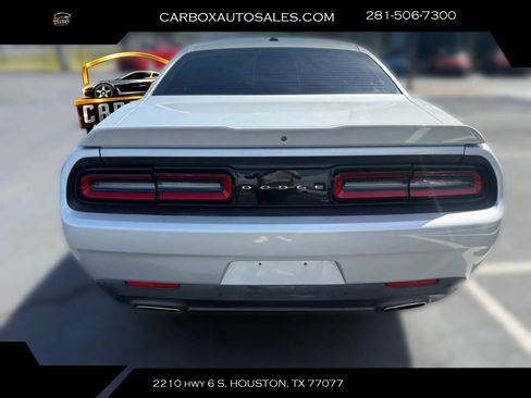 Used 2019 Dodge Challenger GT w/ Driver Convenience Group RWD image 4