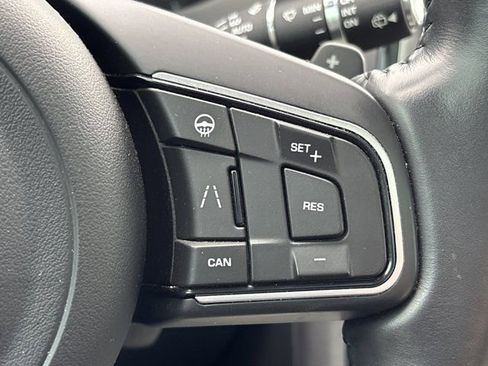 Used 2020 Jaguar F-PACE Premium AWD/4WD image 30