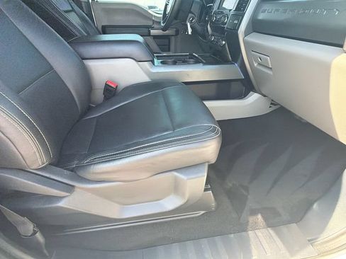 Used 2022 Ford F250 XLT w/ XLT Premium Package AWD/4WD image 13