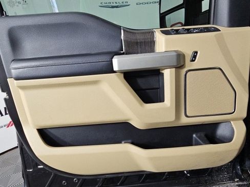 Used 2020 Ford F350 Lariat image 12