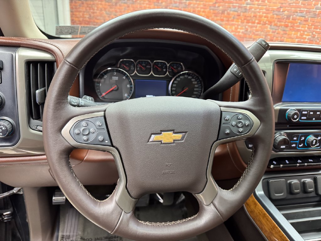 Used 2015 Chevrolet Silverado 1500 High Country w/ High Country Premium Package AWD/4WD image 12
