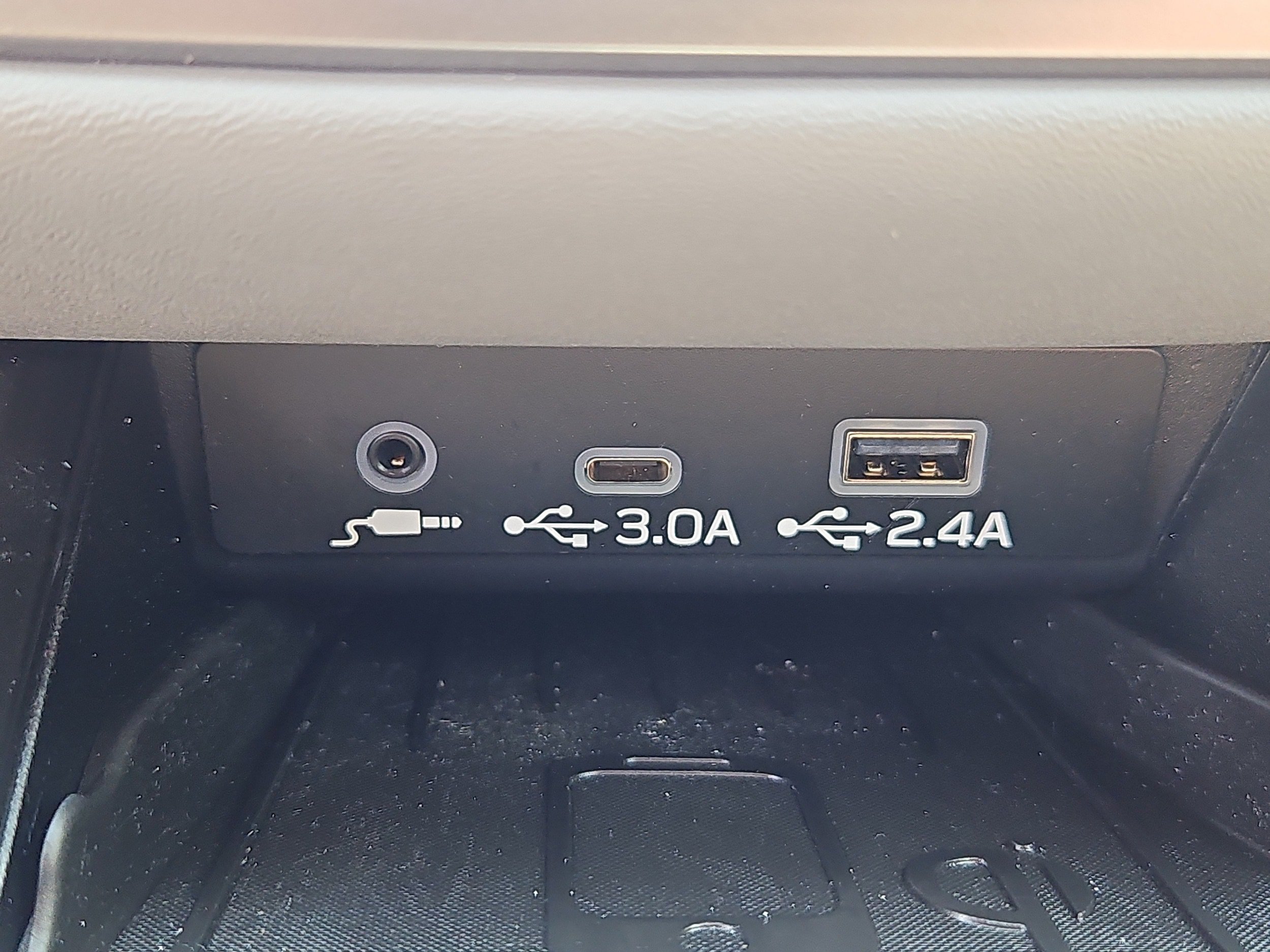 Certified 2024 Subaru Outback Premium AWD/4WD image 11