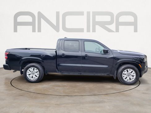 Used 2024 Nissan Frontier SV image 14