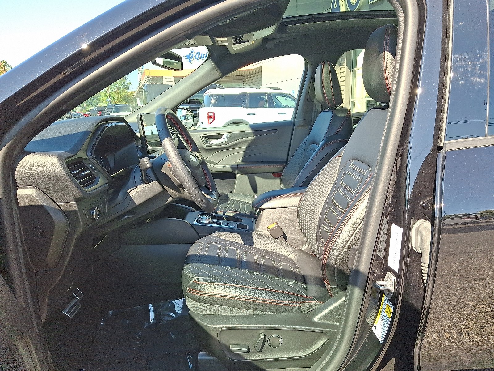 Certified 2023 Ford Escape ST-Line Elite w/ Premium Technology Package AWD/4WD image 14