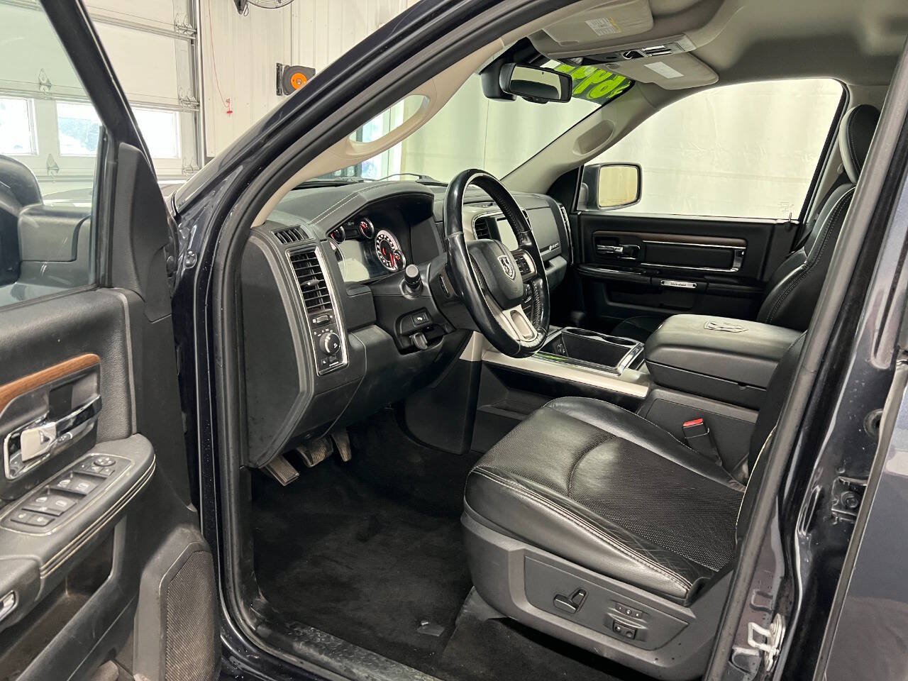 Used 2015 RAM 1500 Laramie w/ Convenience Group AWD/4WD image 7