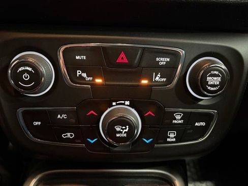 Used 2018 Jeep Compass Latitude w/ Popular Equipment Group AWD/4WD image 13