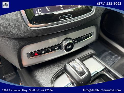 Used 2017 Volvo XC90 T5 Momentum AWD/4WD image 26