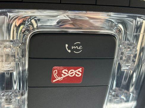 Used 2021 Mercedes-Benz GLB 250 4MATIC image 38