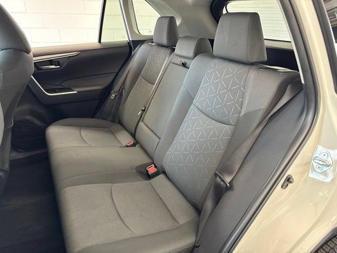 Used 2025 Toyota RAV4 XLE AWD/4WD image 37