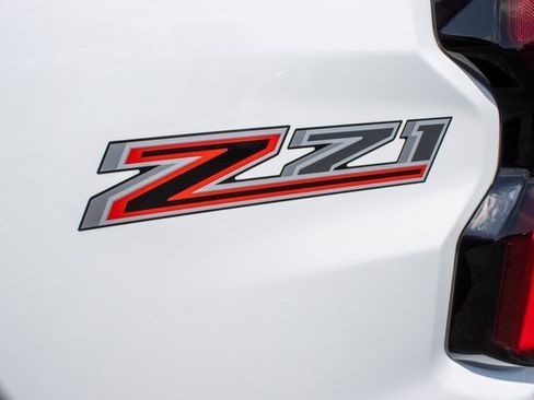 Used 2024 Chevrolet Colorado Z71 w/ Z71 Convenience Package 2 image 16