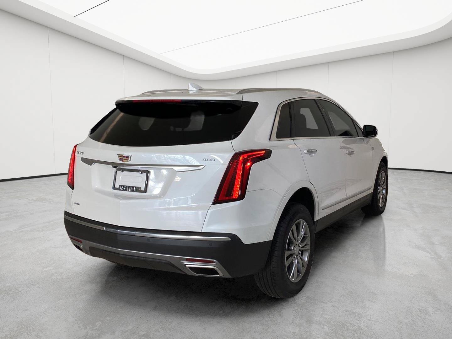 Certified 2022 Cadillac XT5 Premium Luxury w/ LPO, Floor Liner Package AWD/4WD image 6