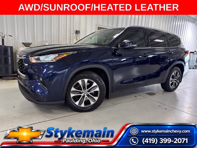 Used 2022 Toyota Highlander XLE AWD/4WD image 1