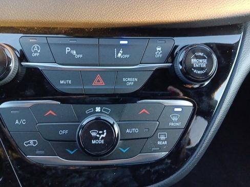 New 2026 Chrysler Voyager LX image 28