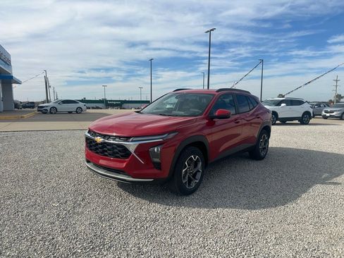 New 2026 Chevrolet Trax LT image 7