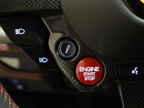 Used 2022 Ferrari F8 Tributo image 32