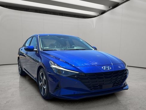 Certified 2023 Hyundai Elantra SEL w/ Convenience Package FWD image 7