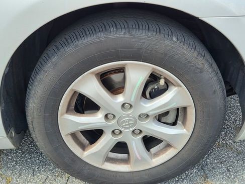 Used 2011 Toyota Camry LE w/ LE Extra-Value Pkg image 8