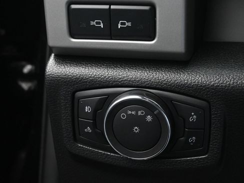 Used 2017 Ford F250 Lariat w/ Lariat Value Package AWD/4WD image 23