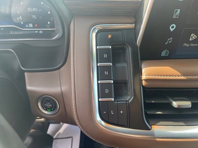Used 2024 Chevrolet Tahoe High Country AWD/4WD image 15