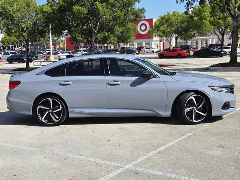 Used 2022 Honda Accord Sport image 6