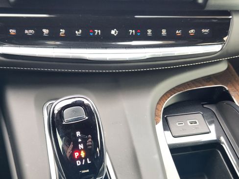 Certified 2024 Cadillac Escalade Sport Platinum w/ LPO, ONYX Package image 19