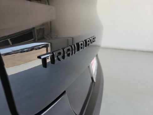 Used 2023 Chevrolet TrailBlazer RS FWD image 9