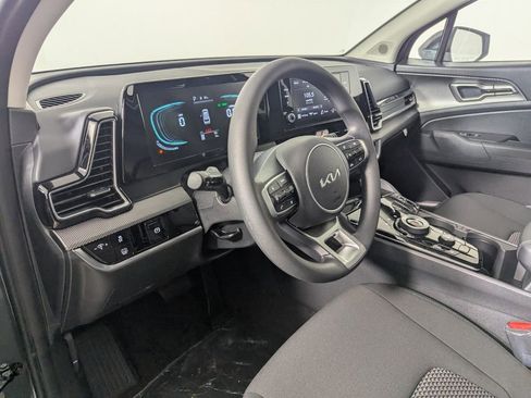 New 2025 Kia Sportage LX image 11