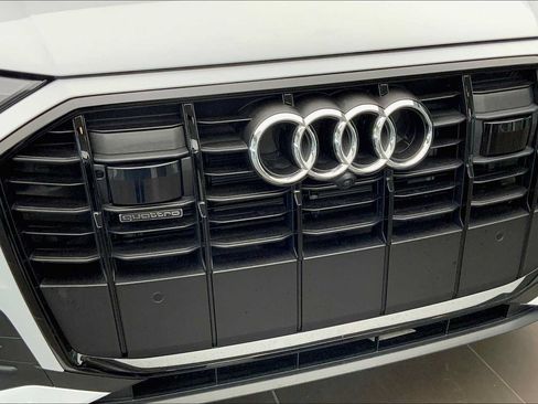 Used 2024 Audi Q7 3.0T Prestige AWD/4WD image 31