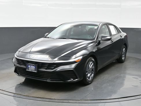 Used 2024 Hyundai Elantra SEL FWD image 1
