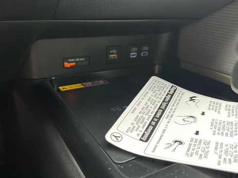 Used 2026 Toyota Camry SE w/ Convenience Package FWD image 17