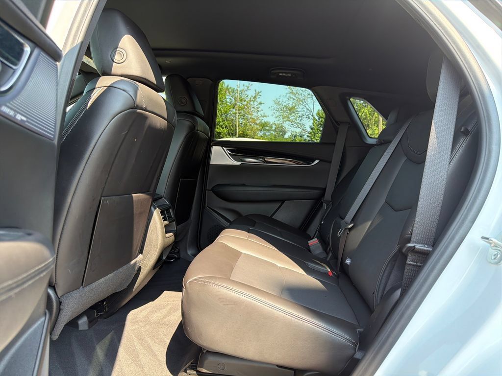 Certified 2025 Cadillac XT5 Premium Luxury w/ Technology Package AWD/4WD image 13