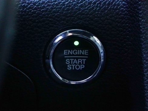 Used 2017 Lincoln Navigator Select image 18