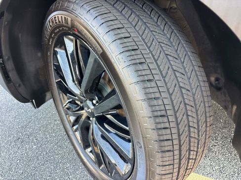 Used 2022 Kia Telluride SX w/ SX Prestige Package AWD/4WD image 9