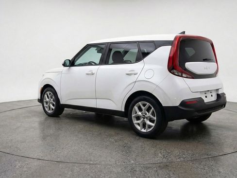 Used 2025 Kia Soul LX w/ LX Technology Package FWD image 6