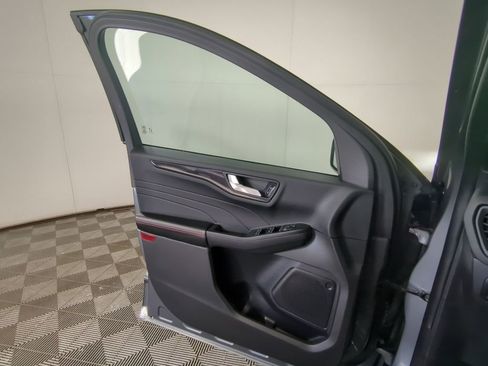 Used 2023 Ford Escape ST-Line w/ Tech Pack #1 AWD/4WD image 17