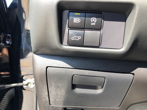 Used 2024 Toyota Highlander XSE AWD/4WD image 11