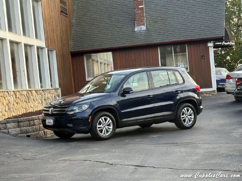 Used 2012 Volkswagen Tiguan S image 1